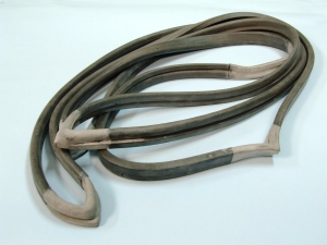 Sliding door seal, right